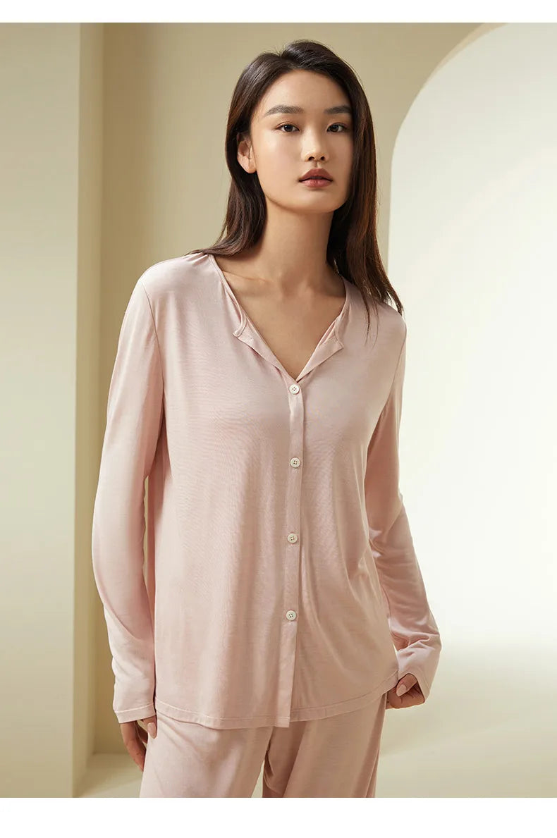 Mulberry Silk Knit Loungewear for Women With Long Sleeves S M L - Ideal for Meditation